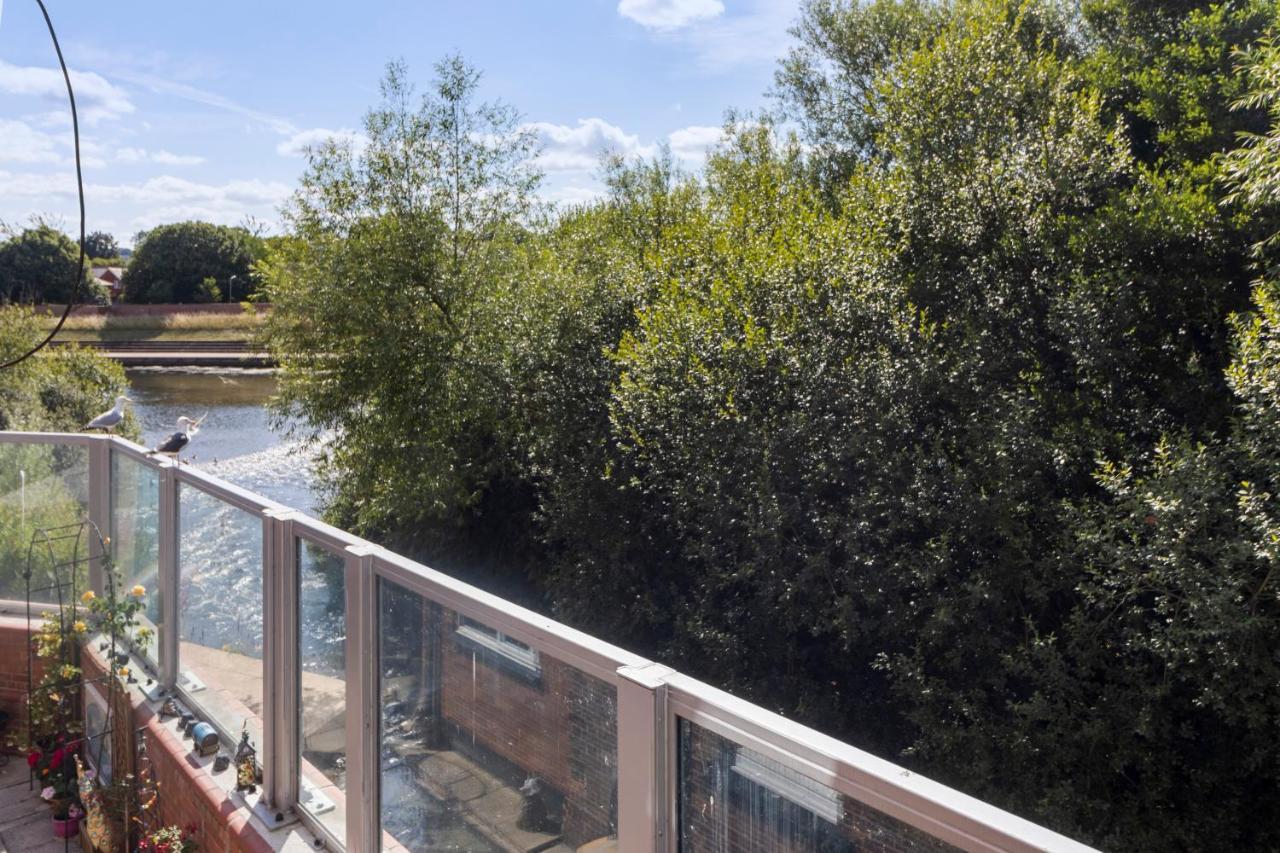 River Exe Cottage Waterfront エクセター エクステリア 写真